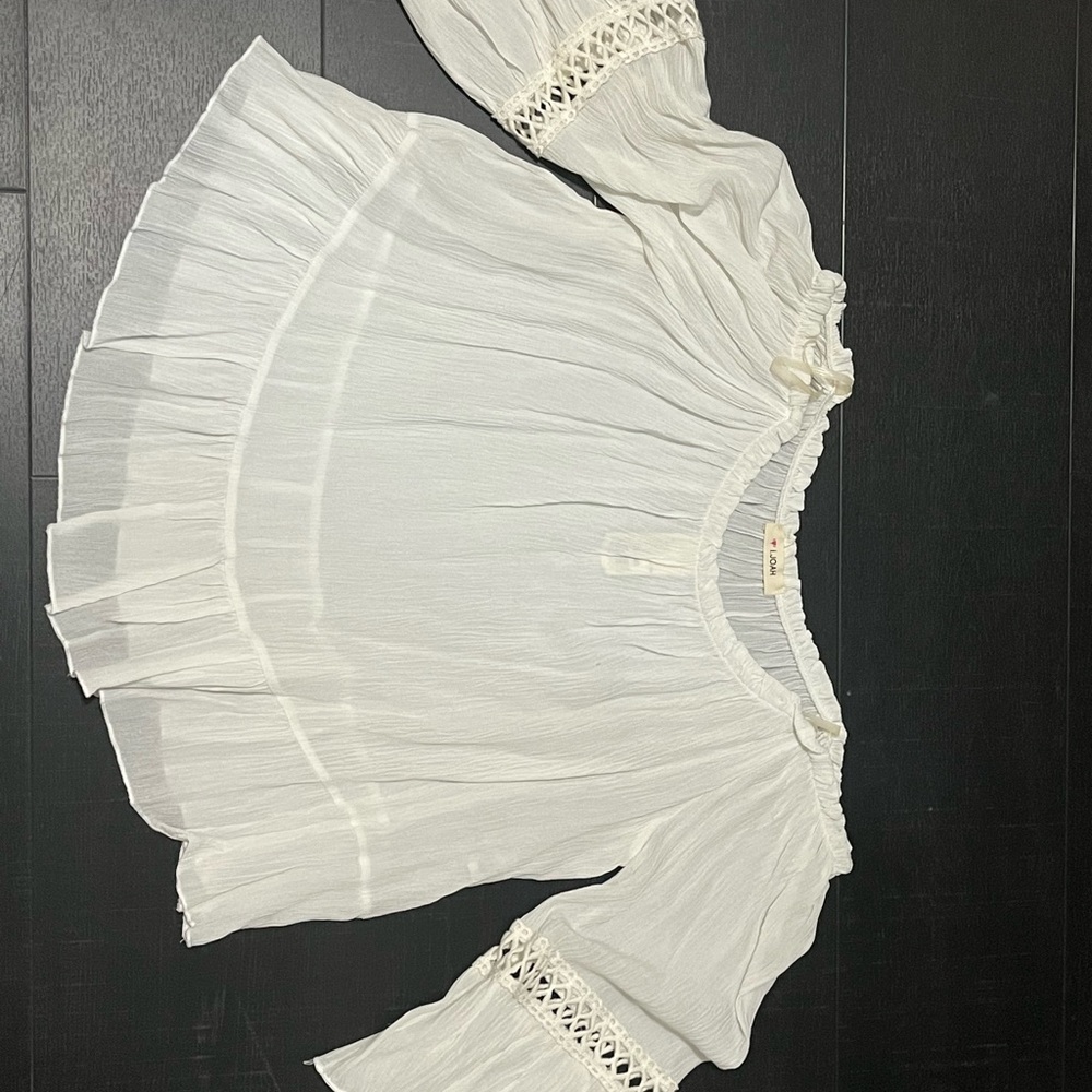 J.O.A. Cream Pleated Ruffled 3/4 Sleeve Blouse